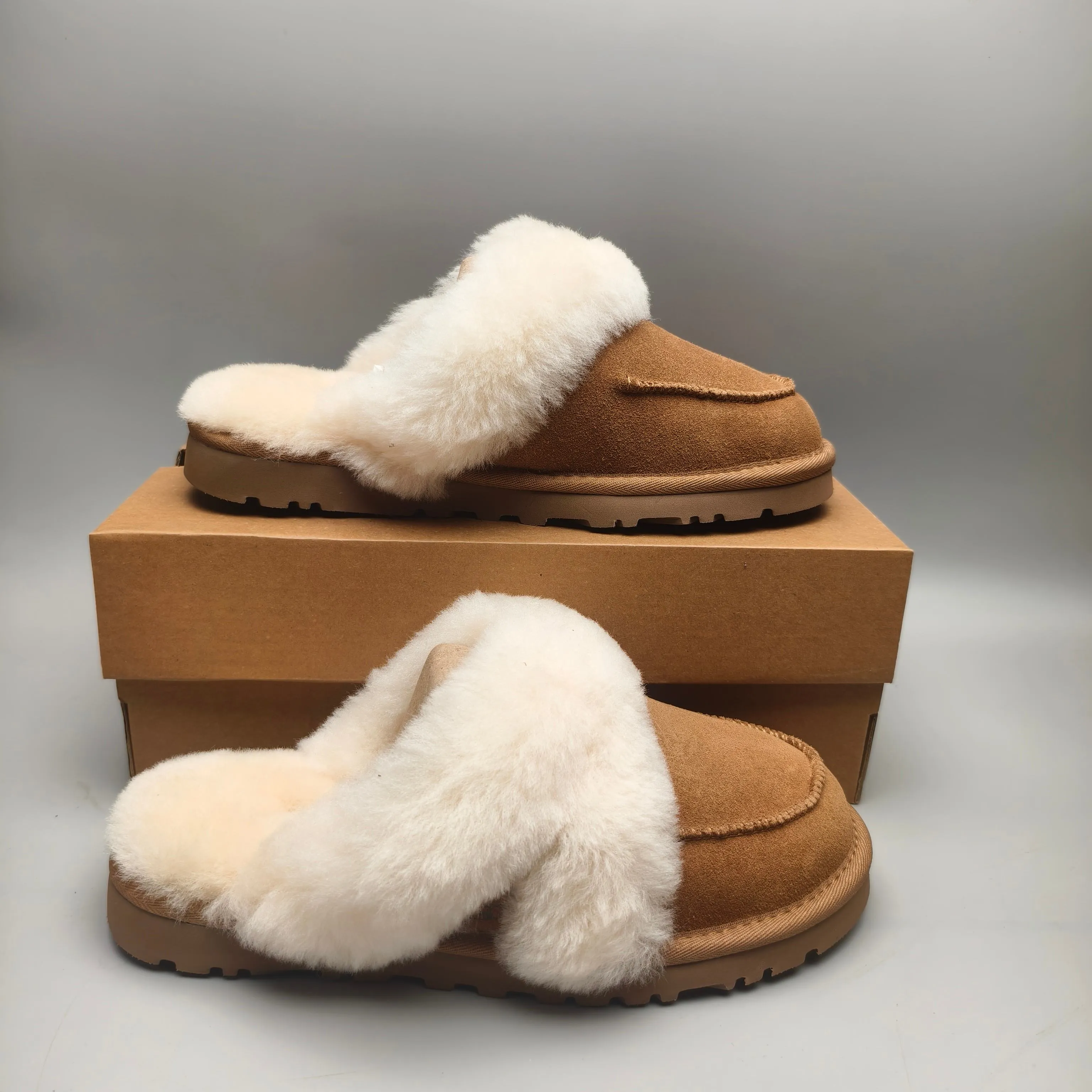 💰400 UGG sheepskin all-in-one snow boots 4571 casual home slippers color: black maroon matching size: 35-40